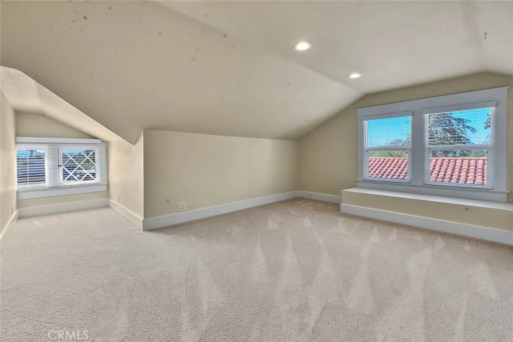 5086 Riverside Drive