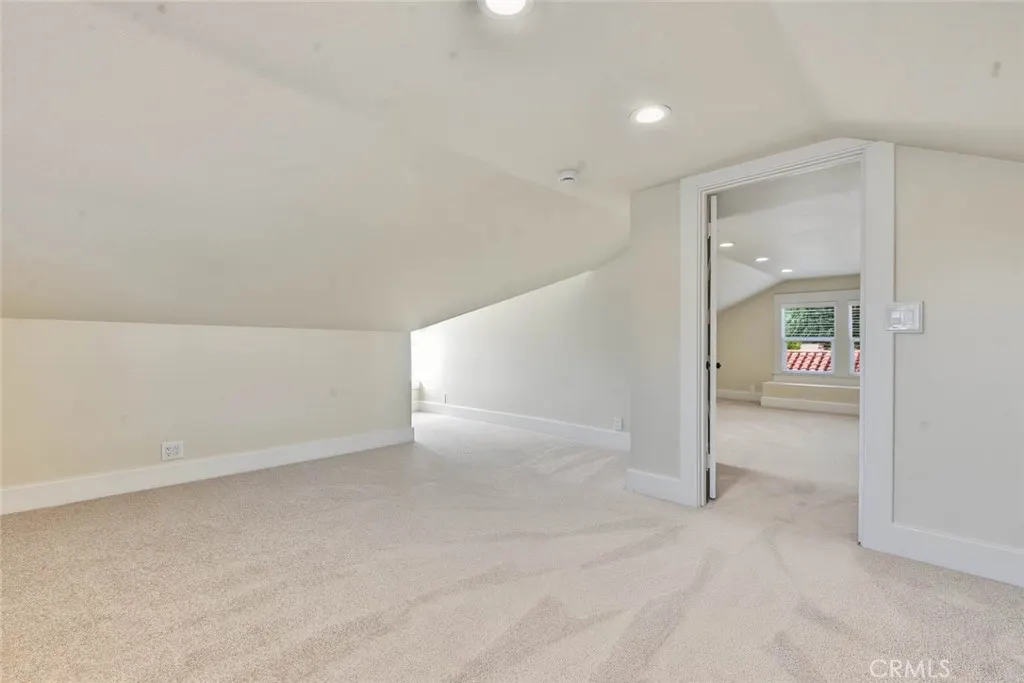 5086 Riverside Drive