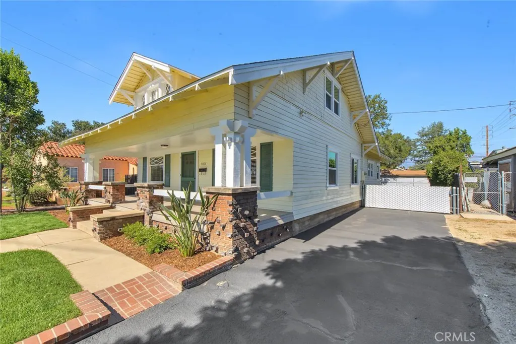 5086 Riverside Drive