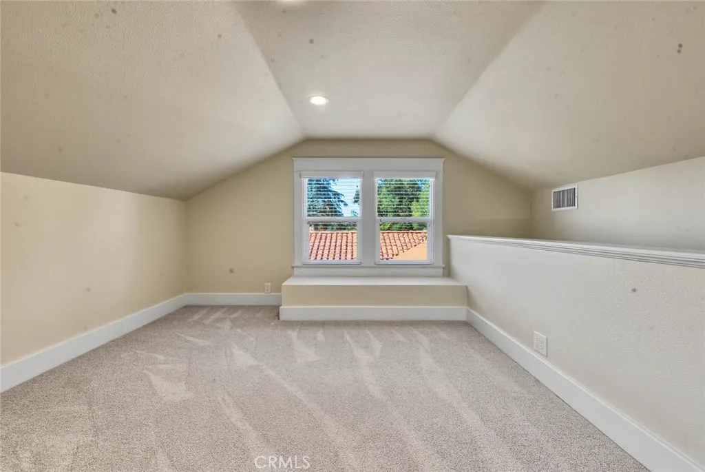 5086 Riverside Drive