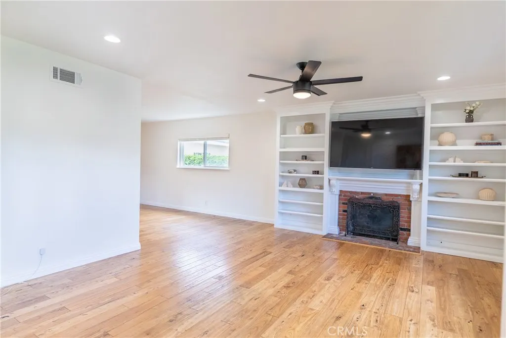 23718 Meadow Falls