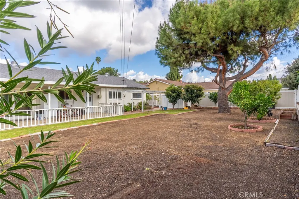 23718 Meadow Falls
