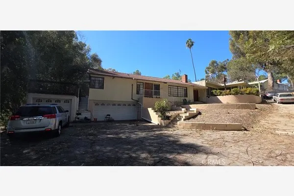 2131 Carbon Canyon