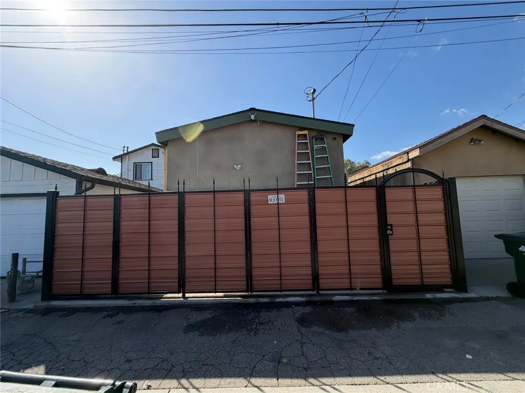 312 N Pasadena Avenue