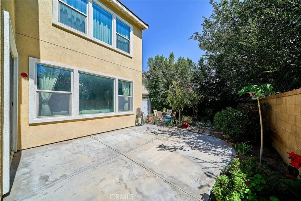 2782 E Thompson