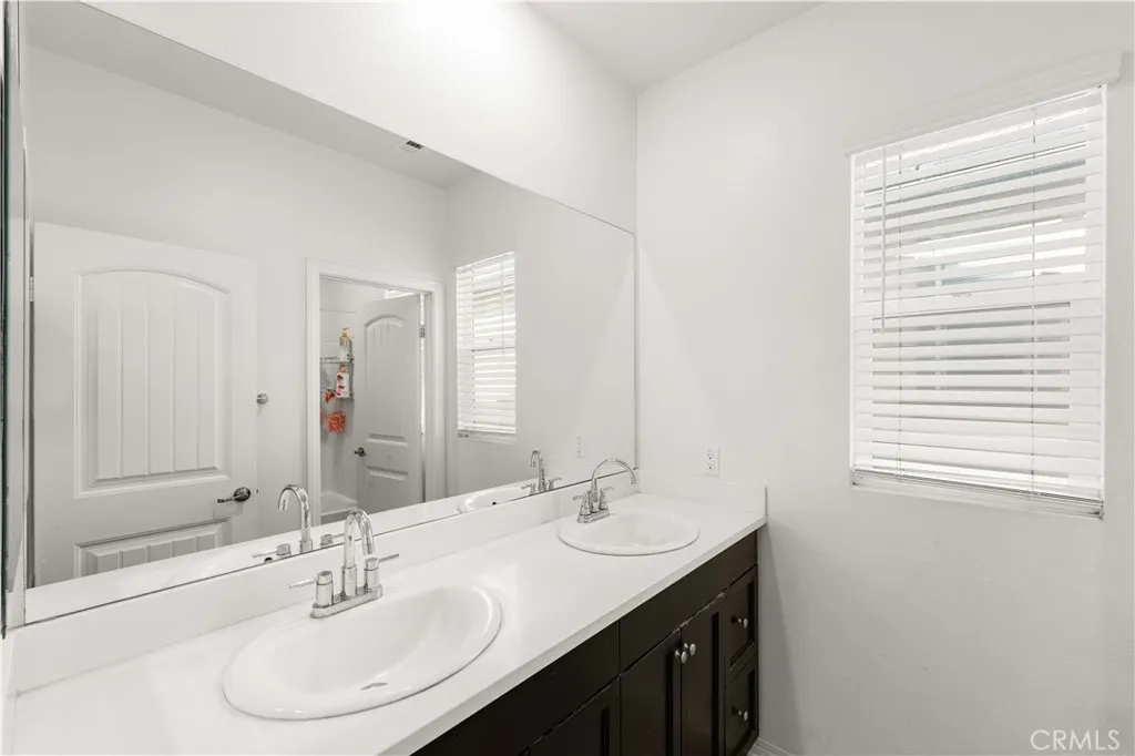 8636 Bay Laurel