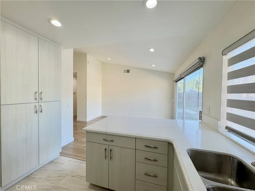 1415 Meadow Glen