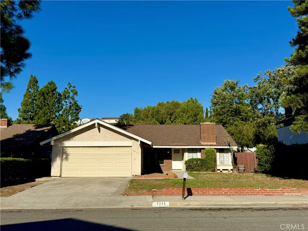 1415 Meadow Glen