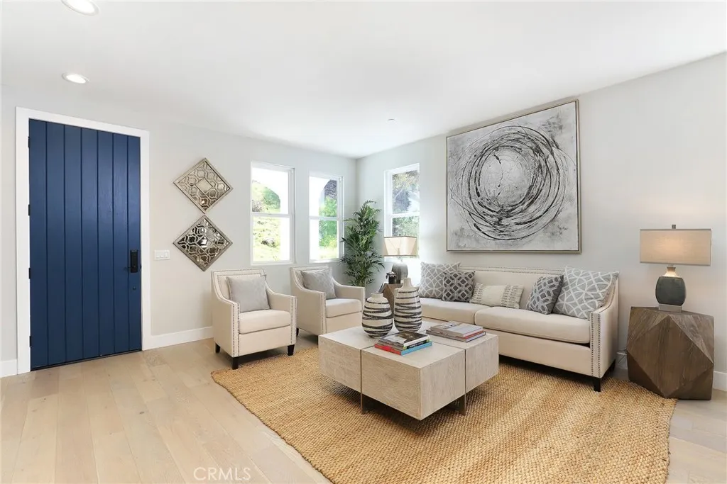 19 Turnberry Lane