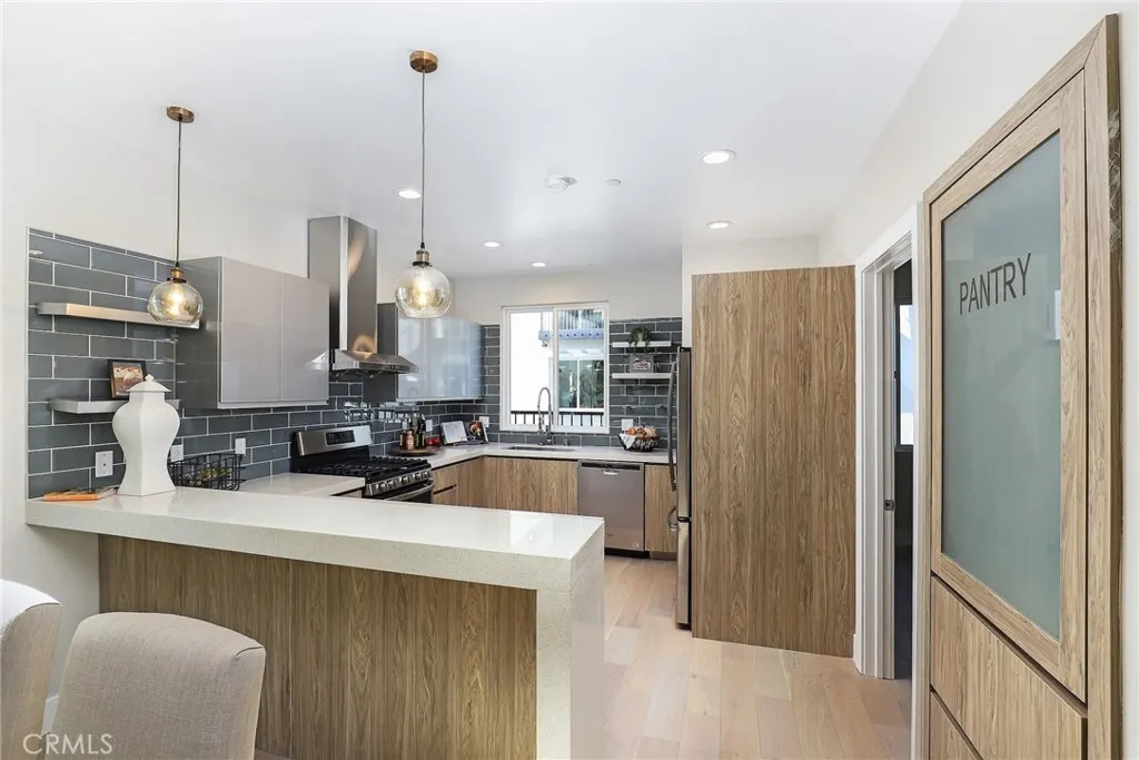 19 Turnberry Lane