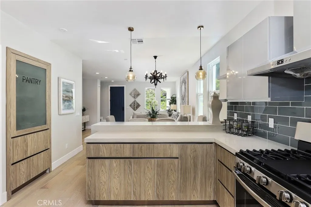 19 Turnberry Lane