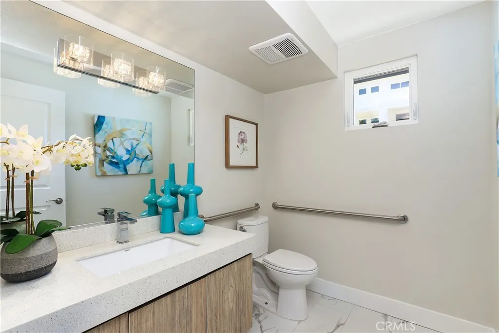 19 Turnberry Lane