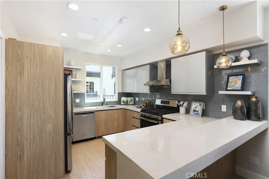 19 Turnberry Lane