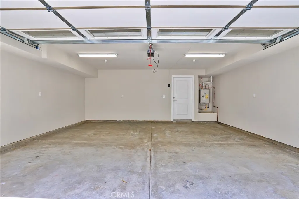 19 Turnberry Lane