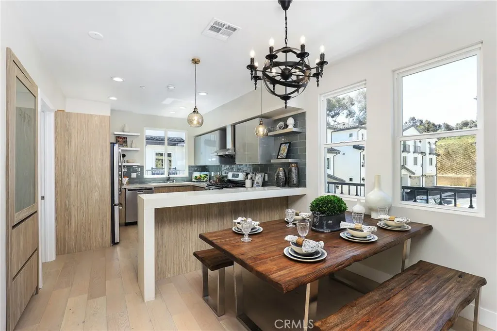 19 Turnberry Lane