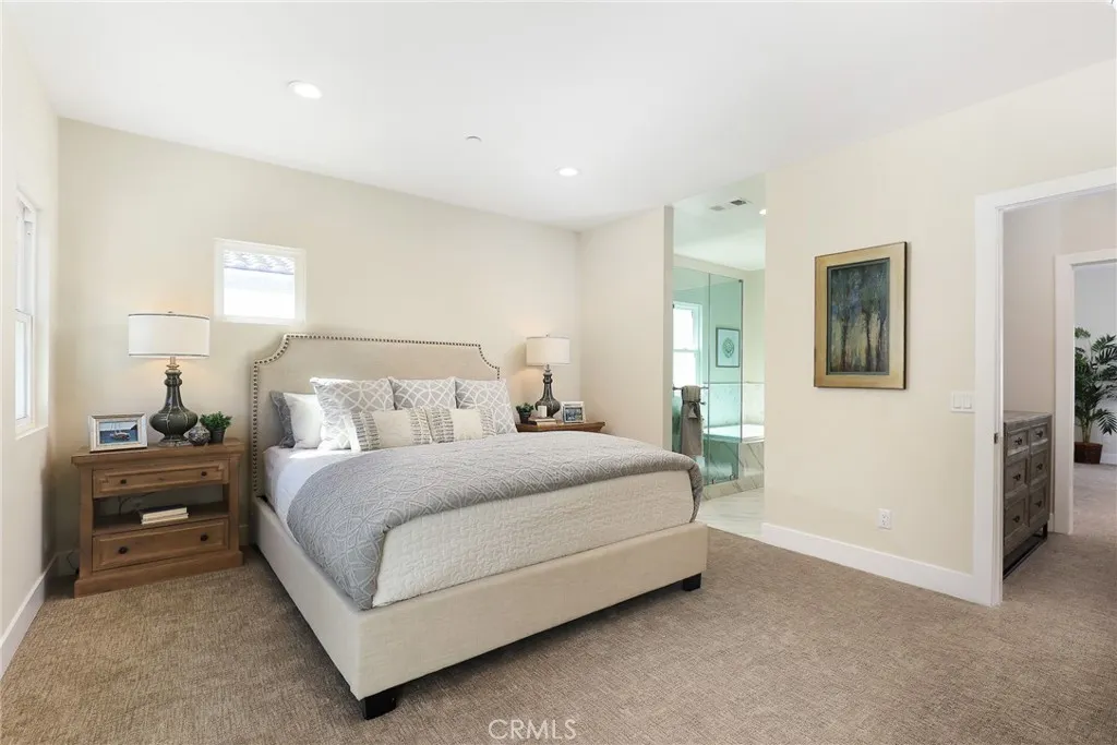19 Turnberry Lane