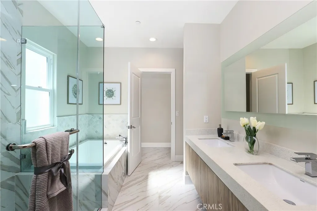 19 Turnberry Lane