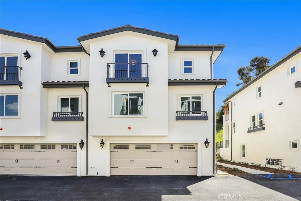 19 Turnberry Lane