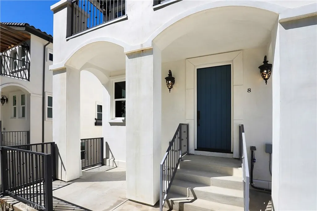 27 Turnberry Lane