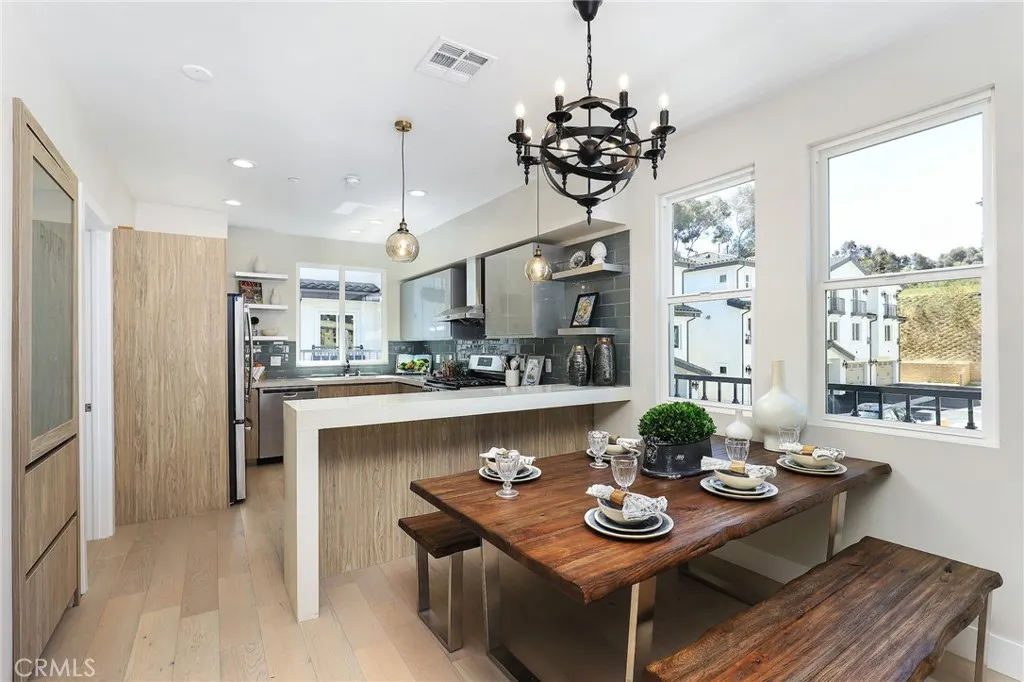 27 Turnberry Lane