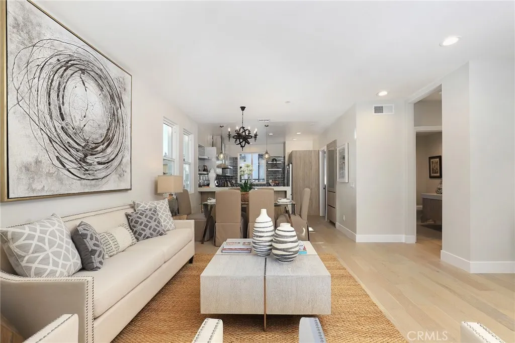 27 Turnberry Lane
