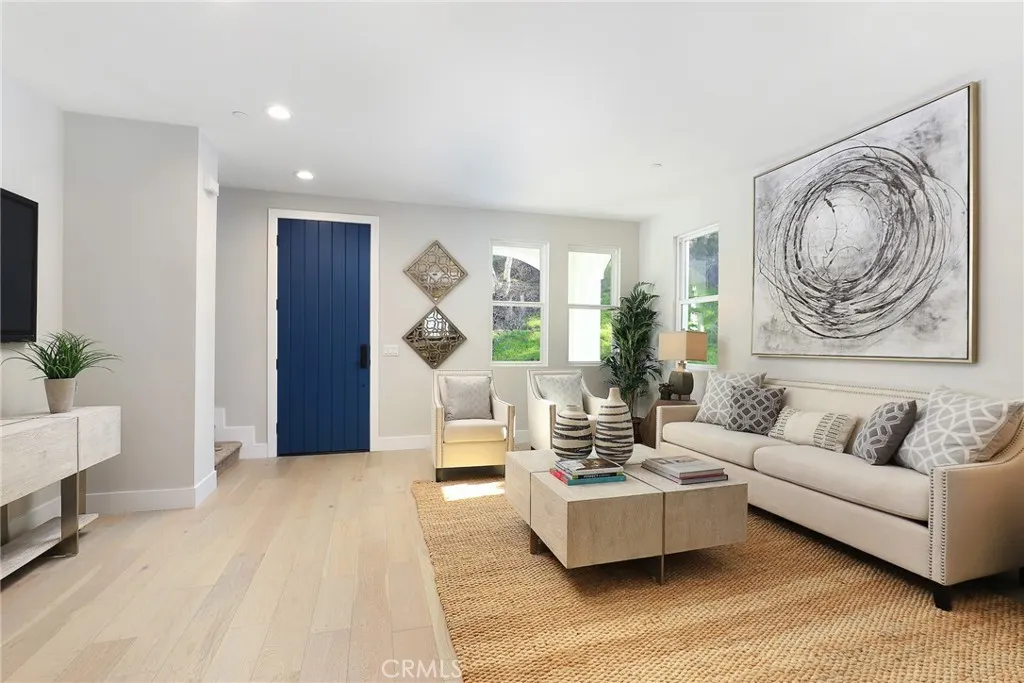 27 Turnberry Lane