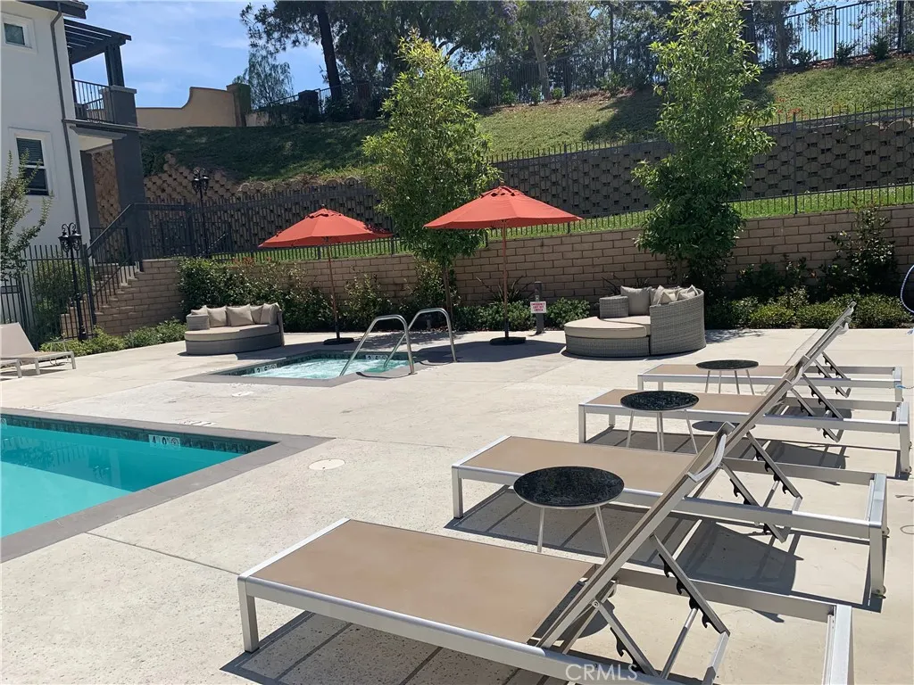 27 Turnberry Lane