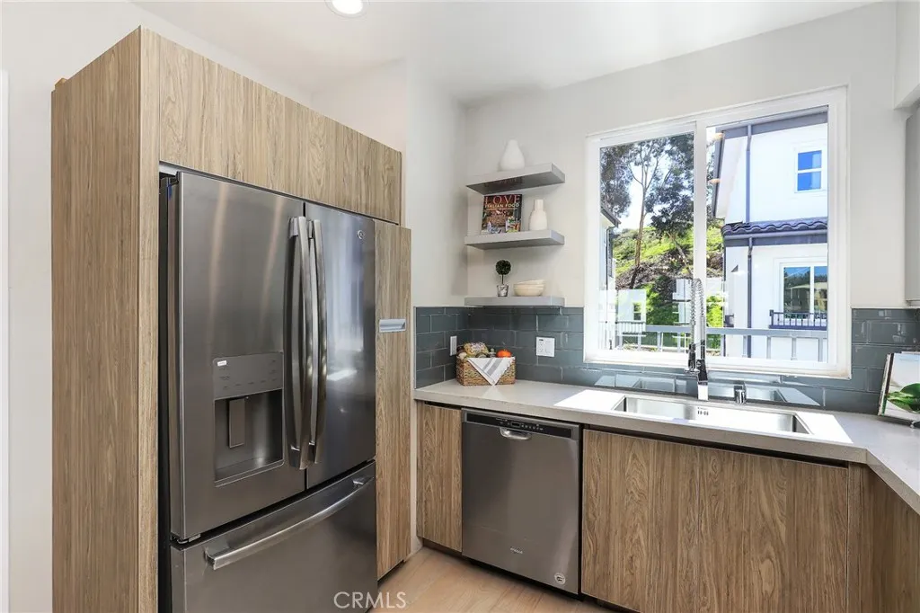 27 Turnberry Lane