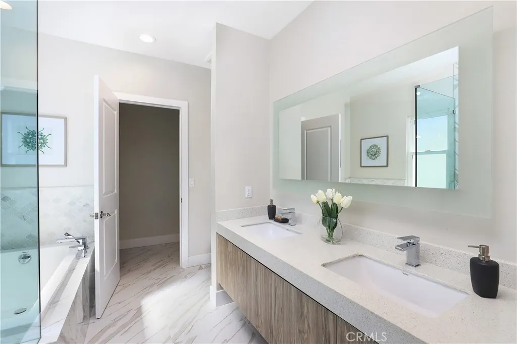 27 Turnberry Lane