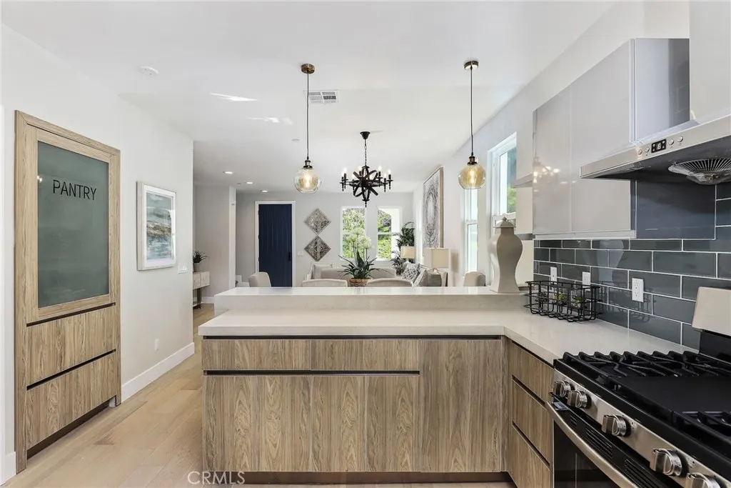 27 Turnberry Lane