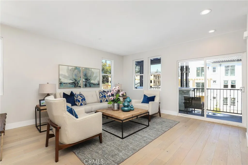 27 Turnberry Lane