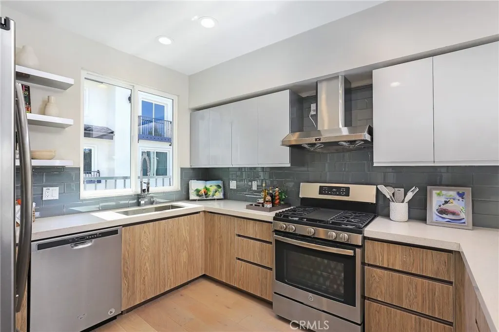 27 Turnberry Lane