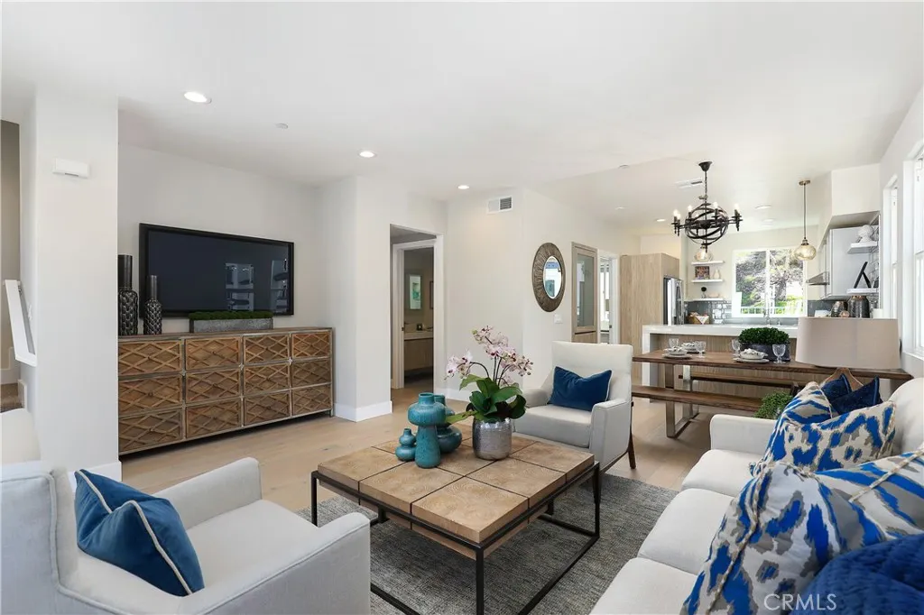 27 Turnberry Lane