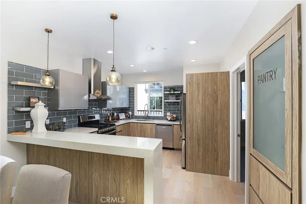 27 Turnberry Lane