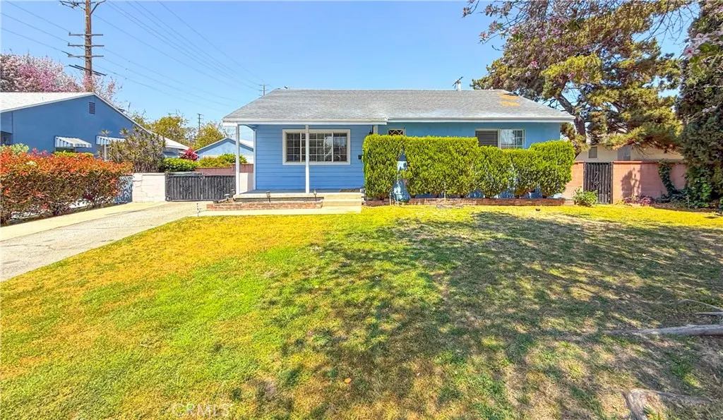1037 E Grovecenter