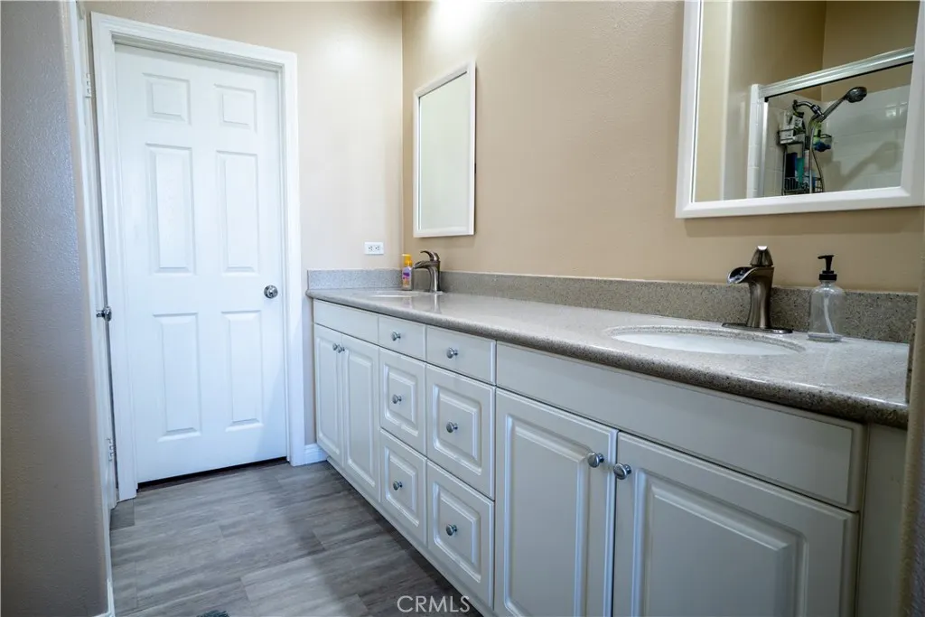 216 W Merlot Drive