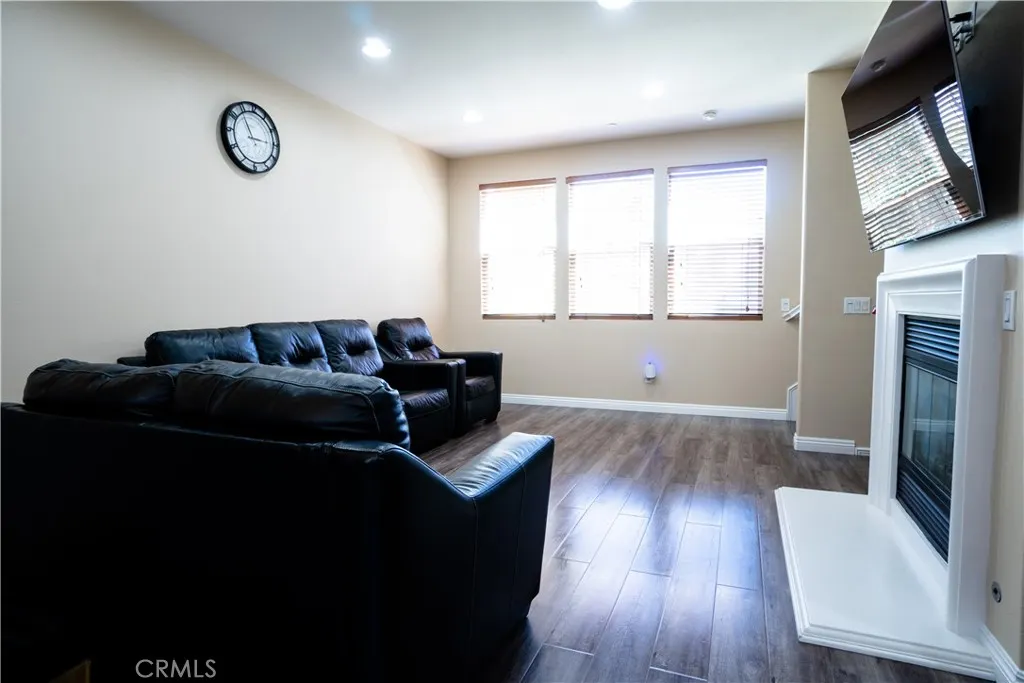 216 W Merlot Drive