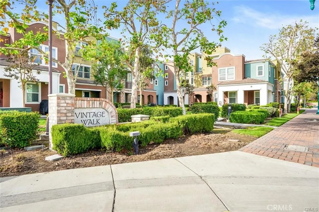 216 W Merlot Drive