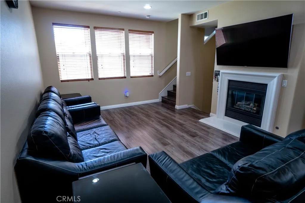 216 W Merlot Drive