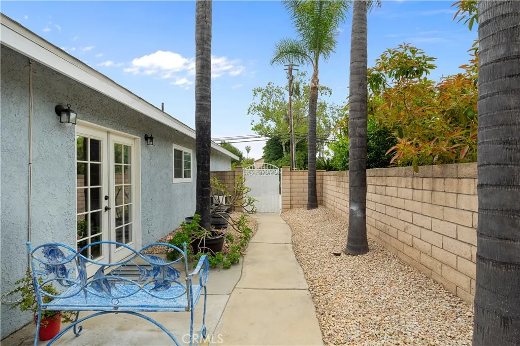2537 Fulton Road