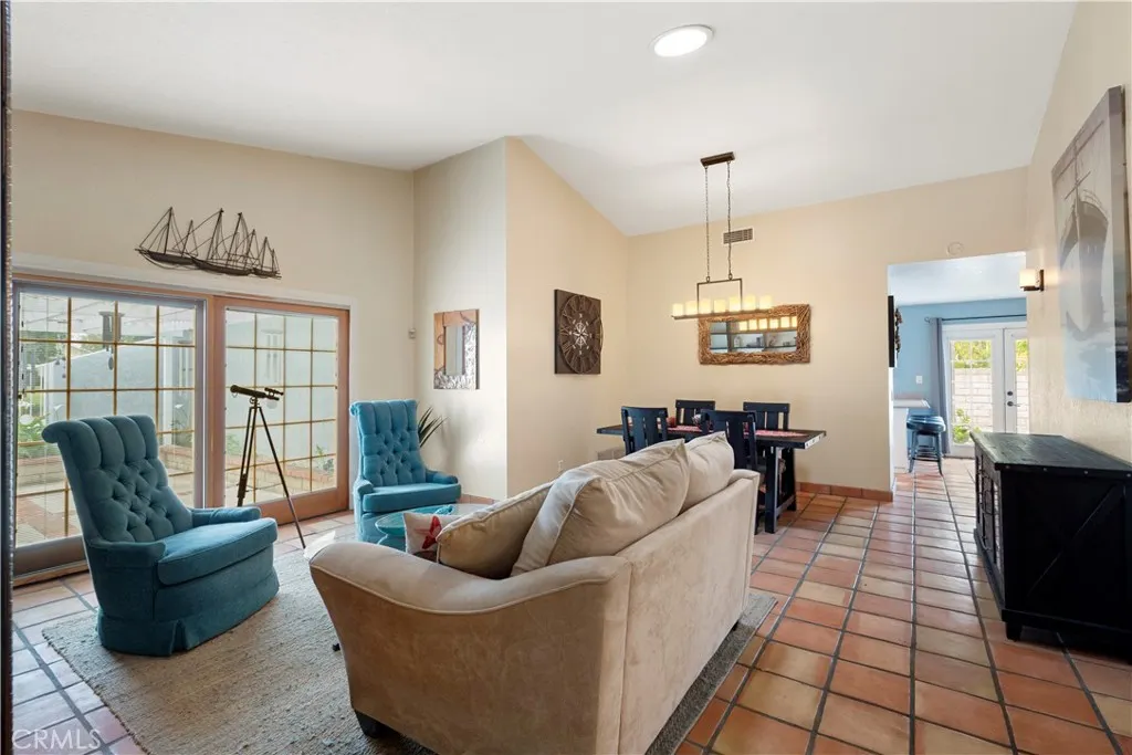2537 Fulton Road