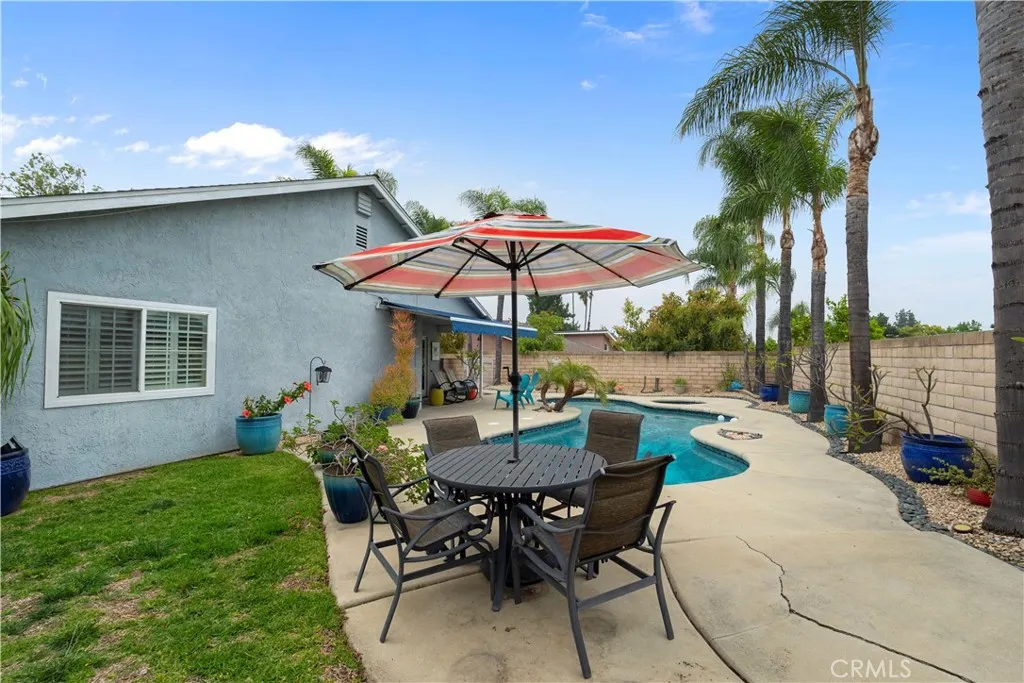 2537 Fulton Road