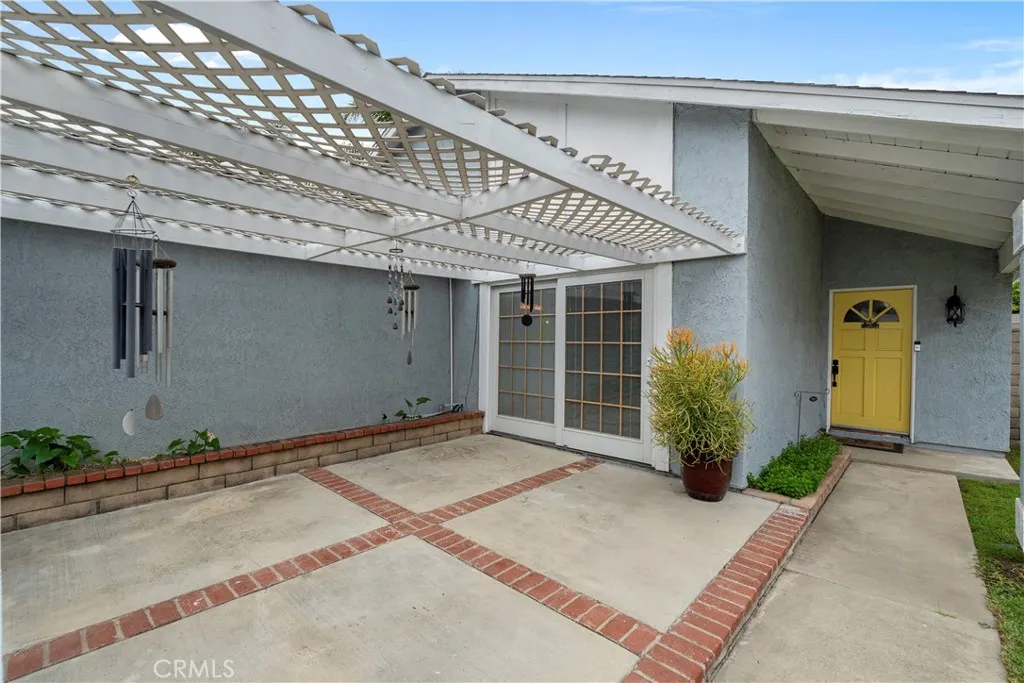 2537 Fulton Road