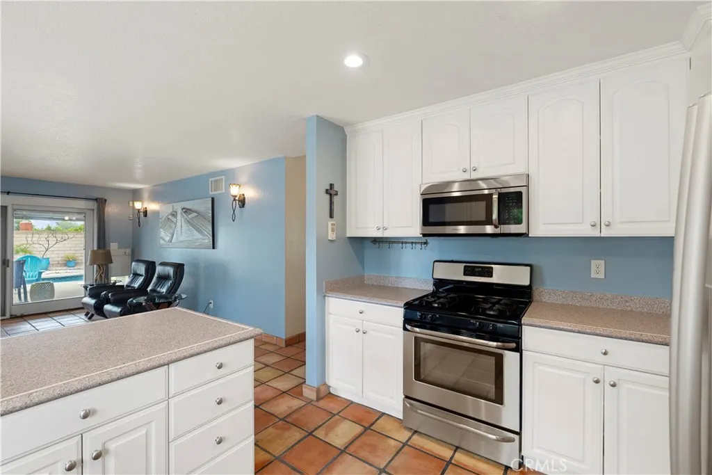 2537 Fulton Road