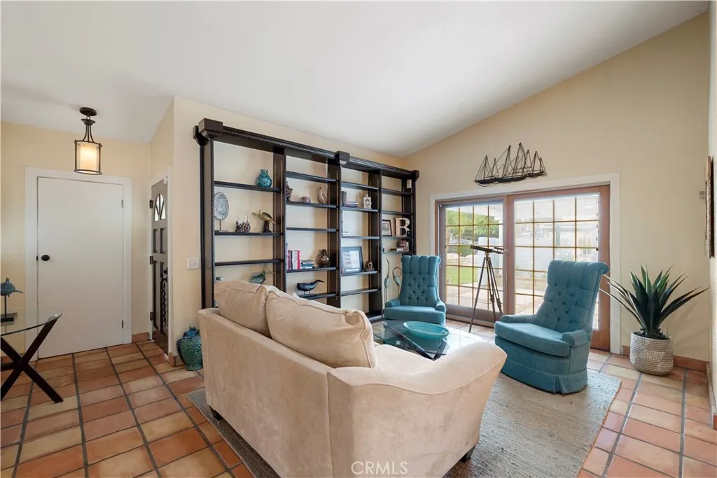 2537 Fulton Road