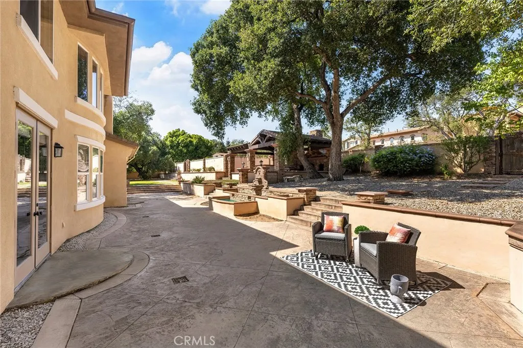 2271 Redwood Drive