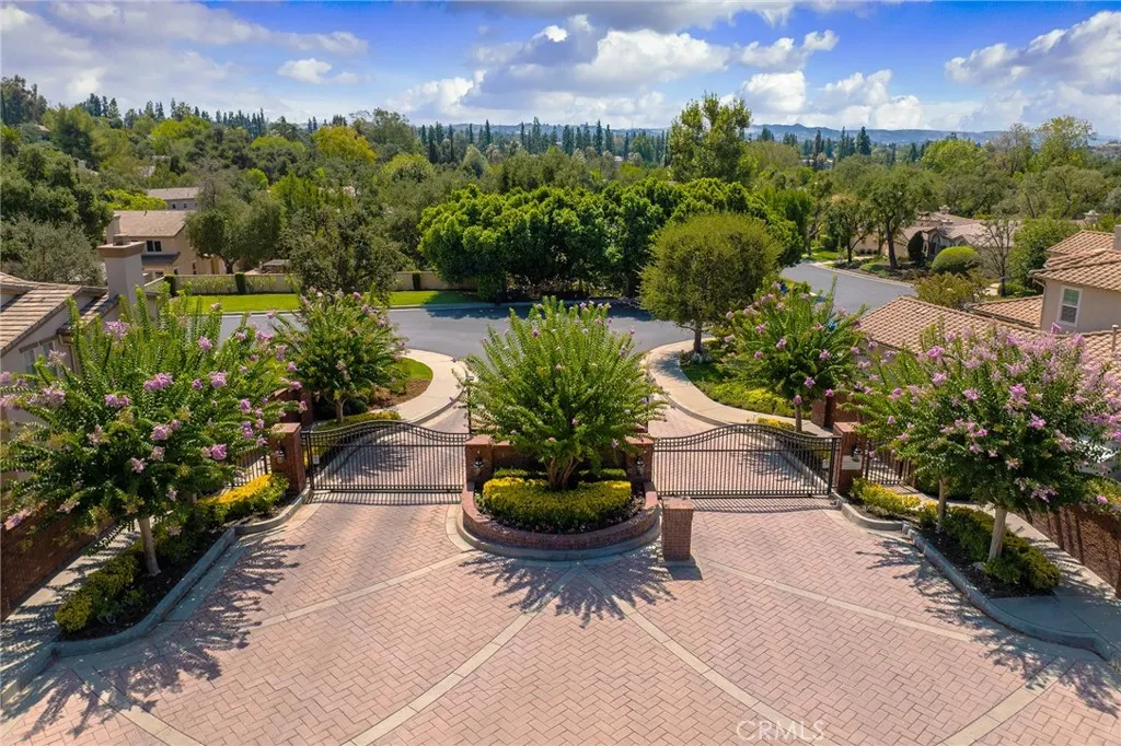 2271 Redwood Drive