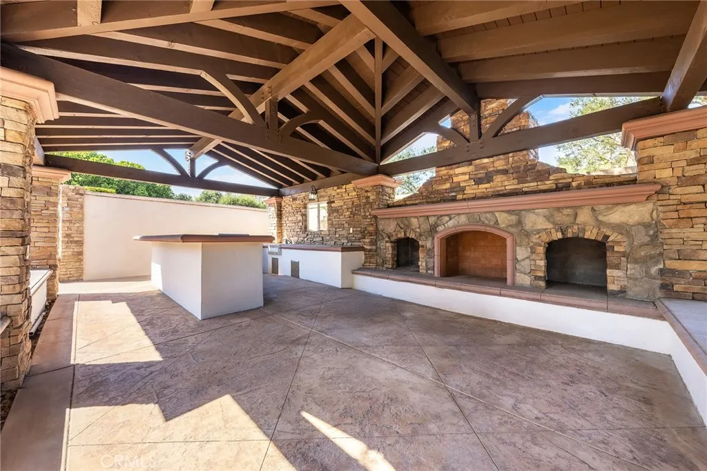 2271 Redwood Drive