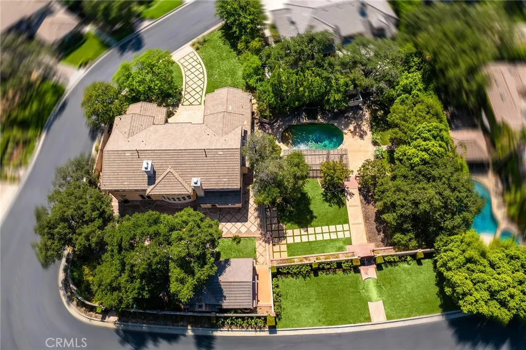 2271 Redwood Drive