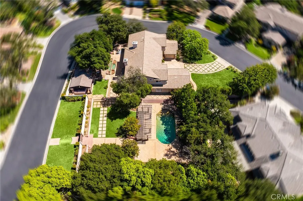 2271 Redwood Drive